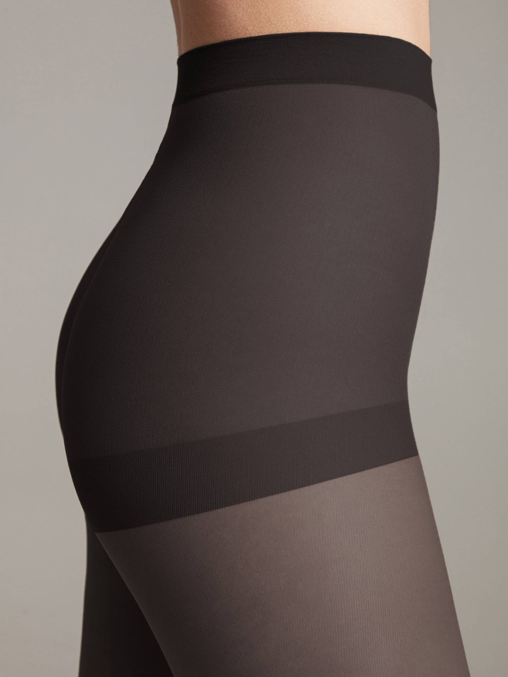 Conte Solo 20 Den - Classic Women's Pantyhose with a Reinforced Shorts (8S-39SP)